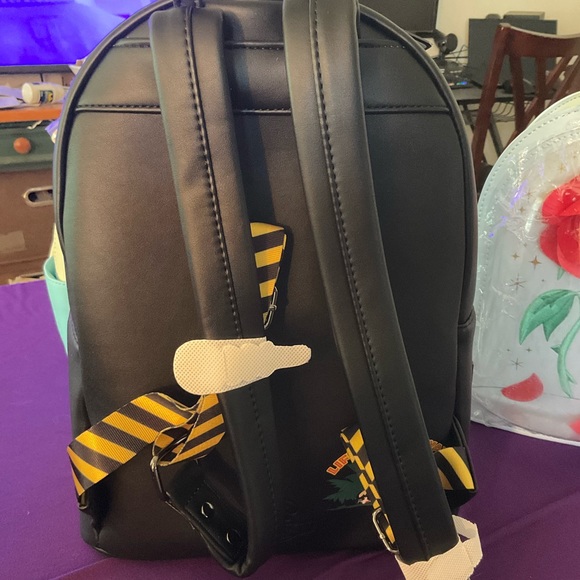 Jurassic Park Loungefly Backpack & Wallet Set - Picture 5 of 14